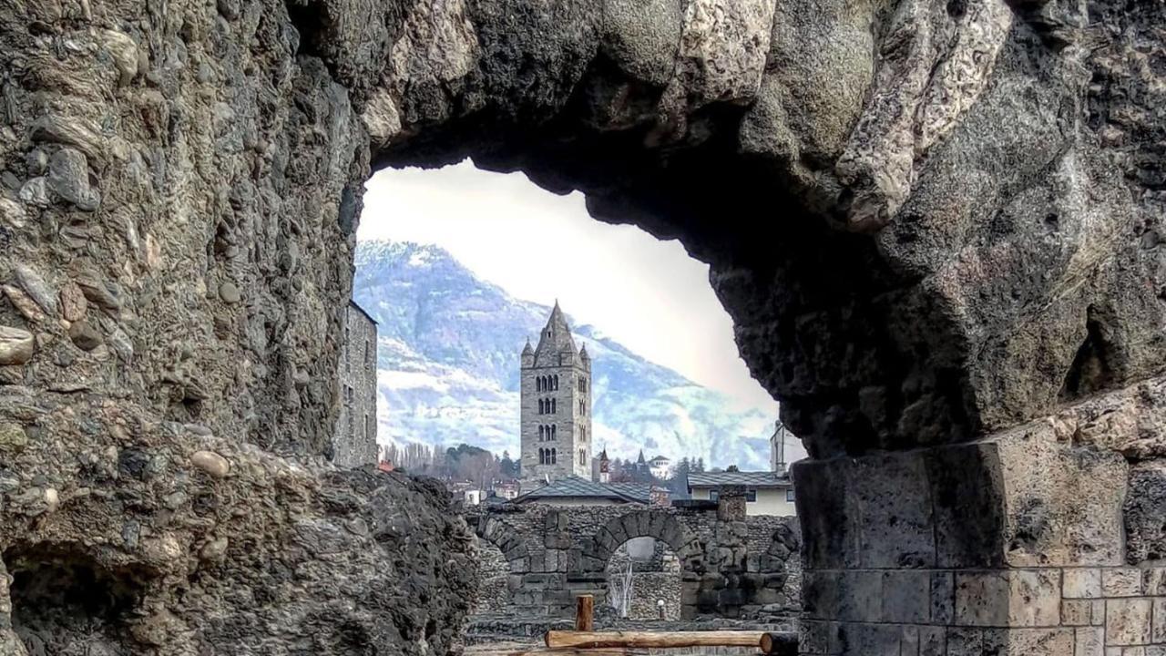 Апартаменты Le Joli Coin Du Passage Аоста Экстерьер фото